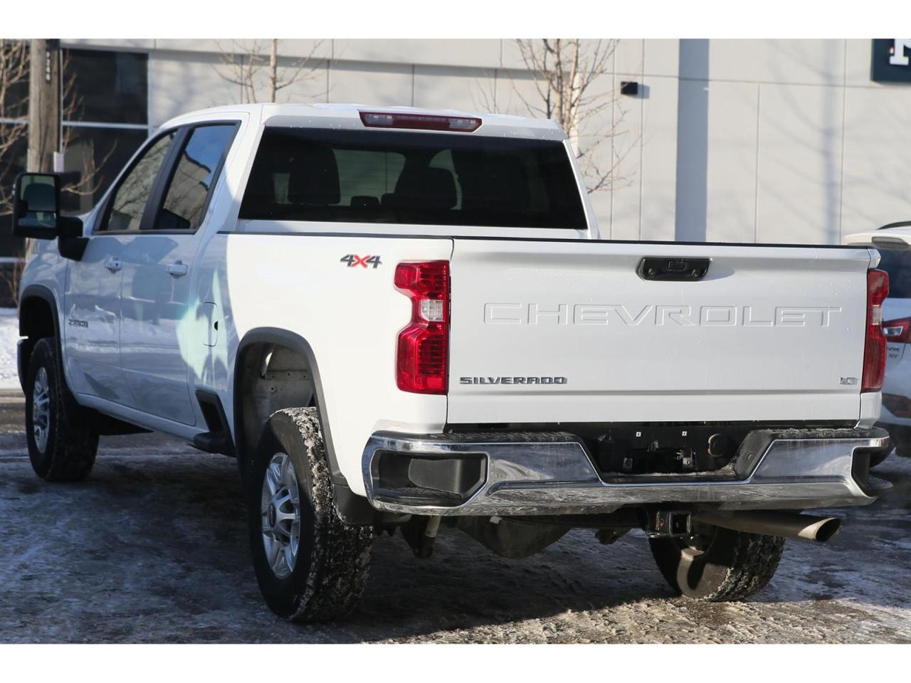 2025 Chevrolet Silverado 2500 HD LT Crew Cab Long Box 4WD Photo4