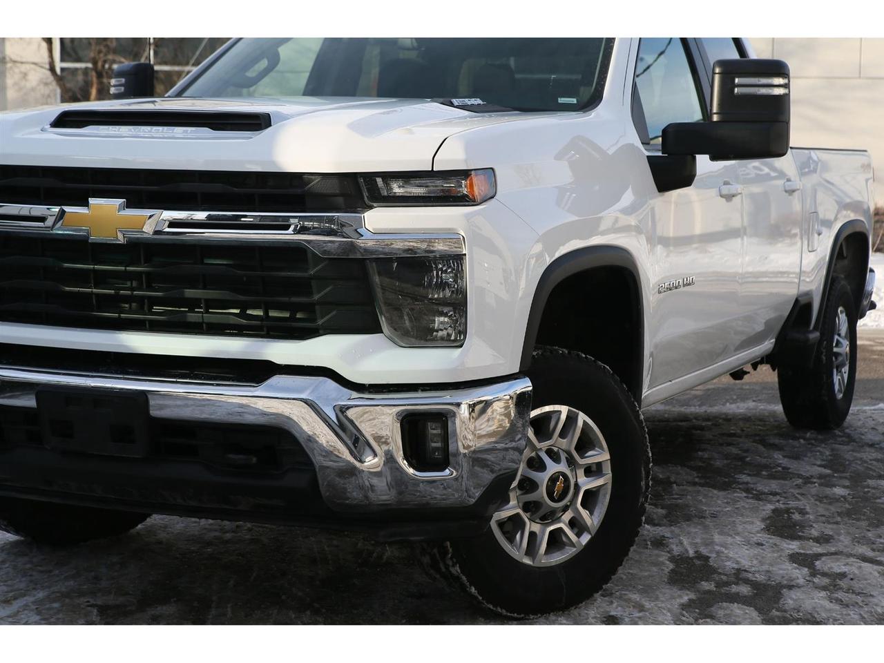 2025 Chevrolet Silverado 2500 HD LT Crew Cab Long Box 4WD Photo