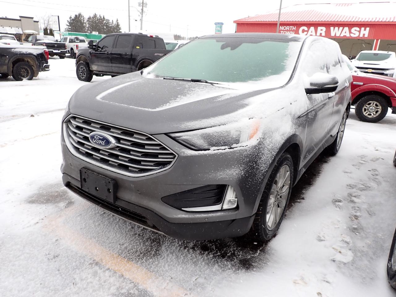 2024 Ford Edge Titanium AWD Photo2