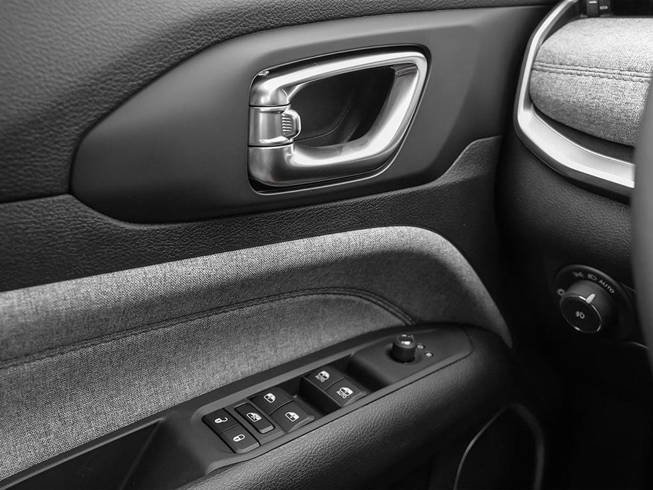 2026 Jeep Compass North | Heated Seats | Parkview Camera | Heated Steering Photo