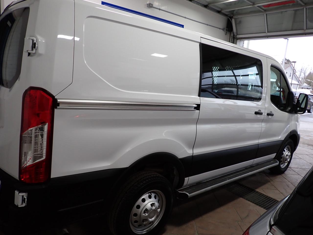 2024 Ford Transit Cargo Van 250 VAN LOW ROOF AWD Photo