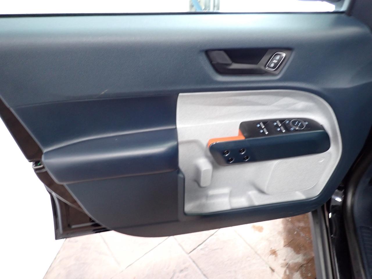 2023 Ford Maverick XLT AWD Photo