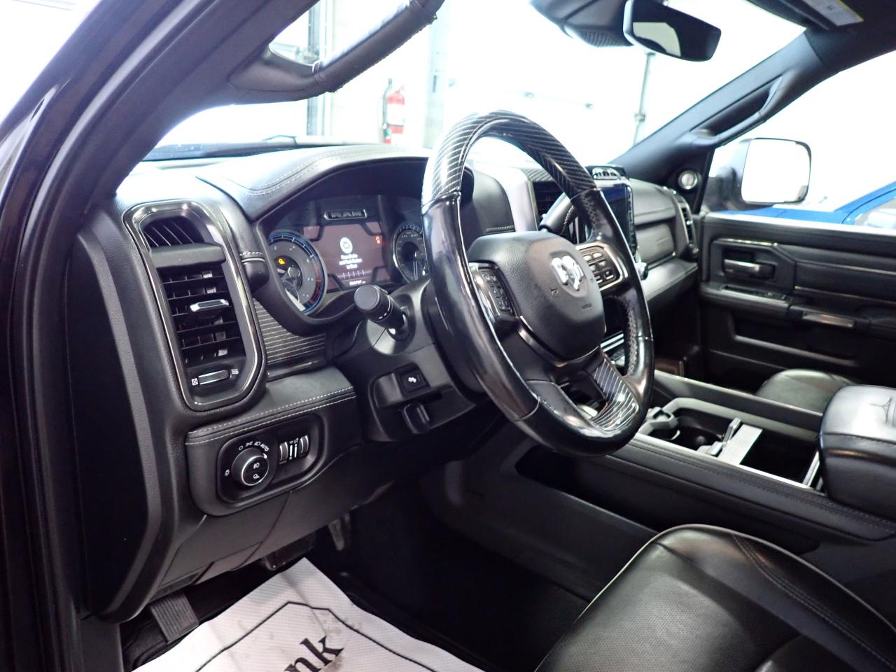 2020 RAM 3500 Limited 4WD CREW CAB LEATHER NAVI SUNROOF 6'4 BOX *DIESEL* Photo