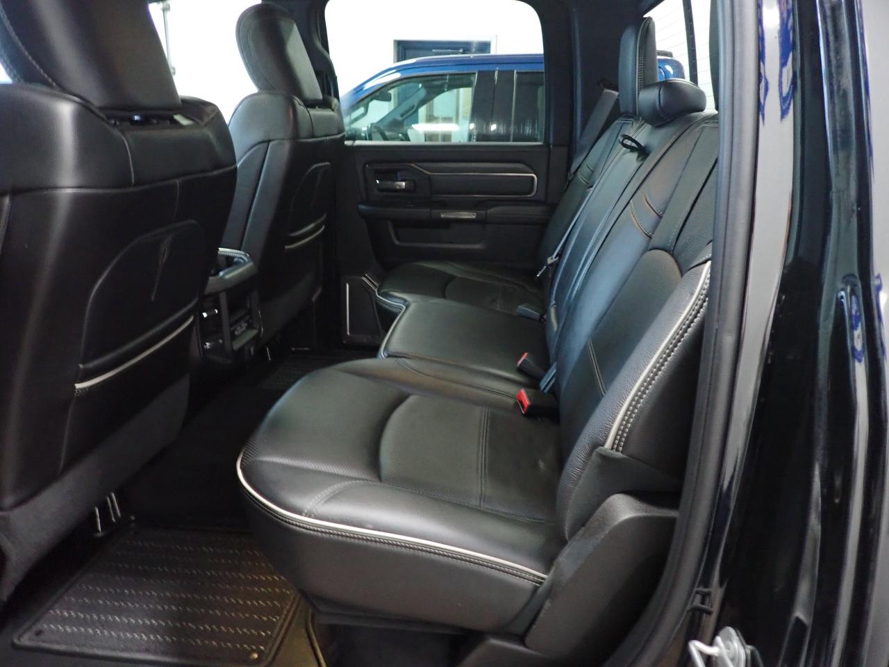 2020 RAM 3500 Limited 4WD CREW CAB LEATHER NAVI SUNROOF 6'4 BOX *DIESEL* Photo