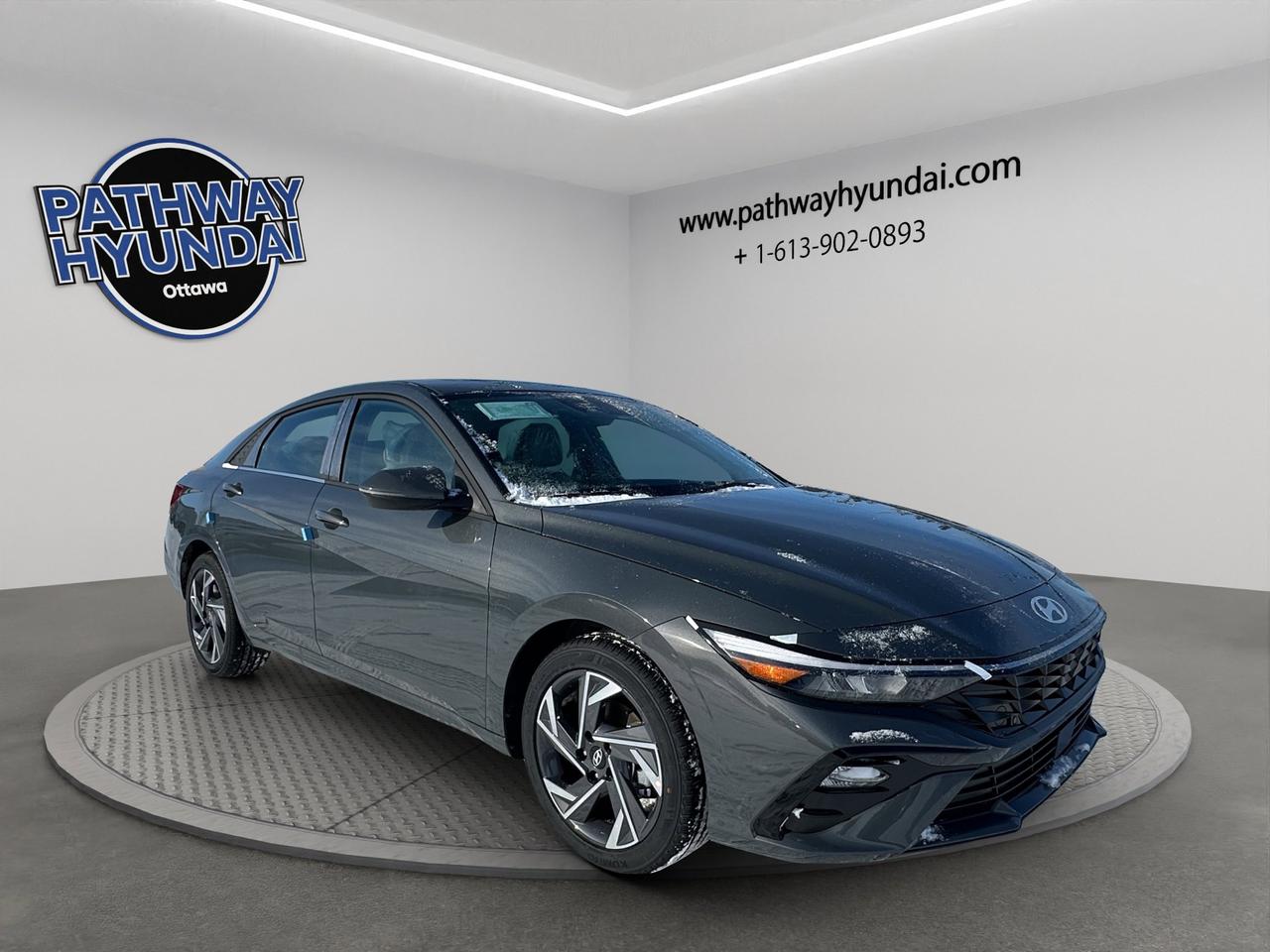 2026 Hyundai Elantra Luxury Photo0