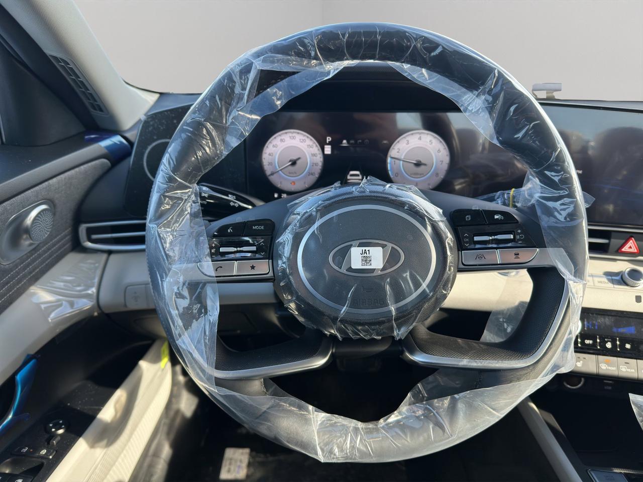 2026 Hyundai Elantra Luxury Photo