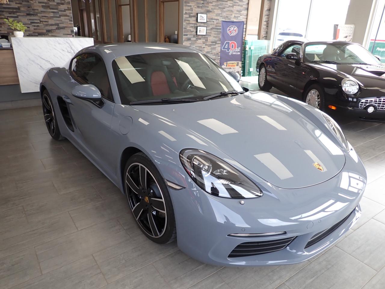 2024 Porsche 718 Cayman COUPE LEATHER Photo0