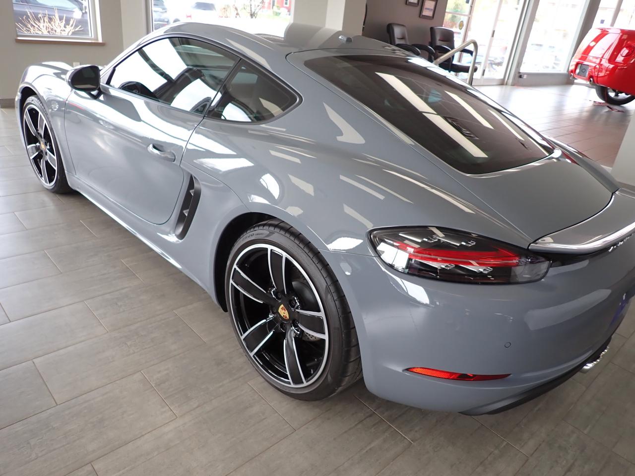 2024 Porsche 718 Cayman COUPE LEATHER Photo