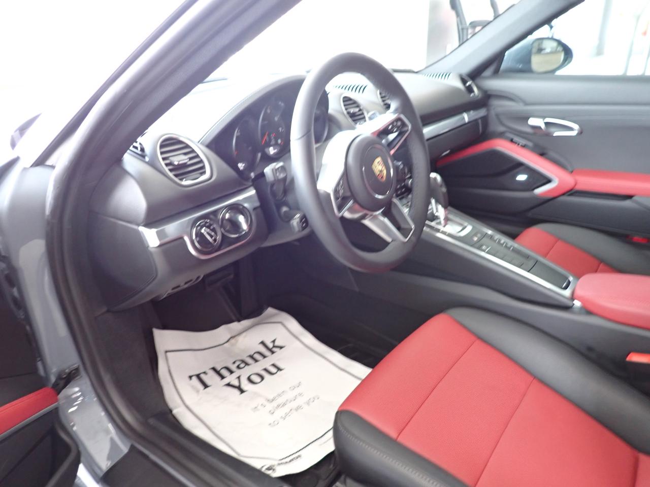 2024 Porsche 718 Cayman COUPE LEATHER Photo