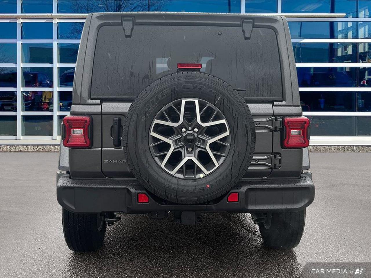 2025 Jeep Wrangler Sahara | Sky One–Touch Power Top | Apple Car Play | Android Auto | Adaptive Cruise | Photo3