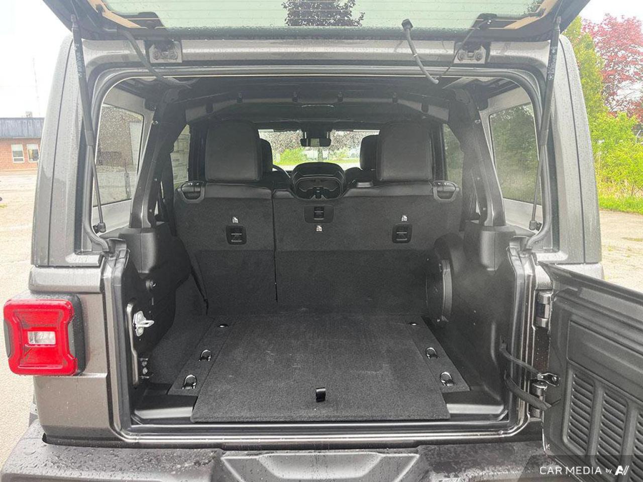 2025 Jeep Wrangler Sahara | Sky One–Touch Power Top | Apple Car Play | Android Auto | Adaptive Cruise | Photo