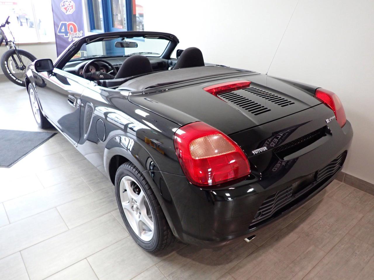 2000 Toyota MR2 Spyder CONVERTIBLE *MANUAL* Photo