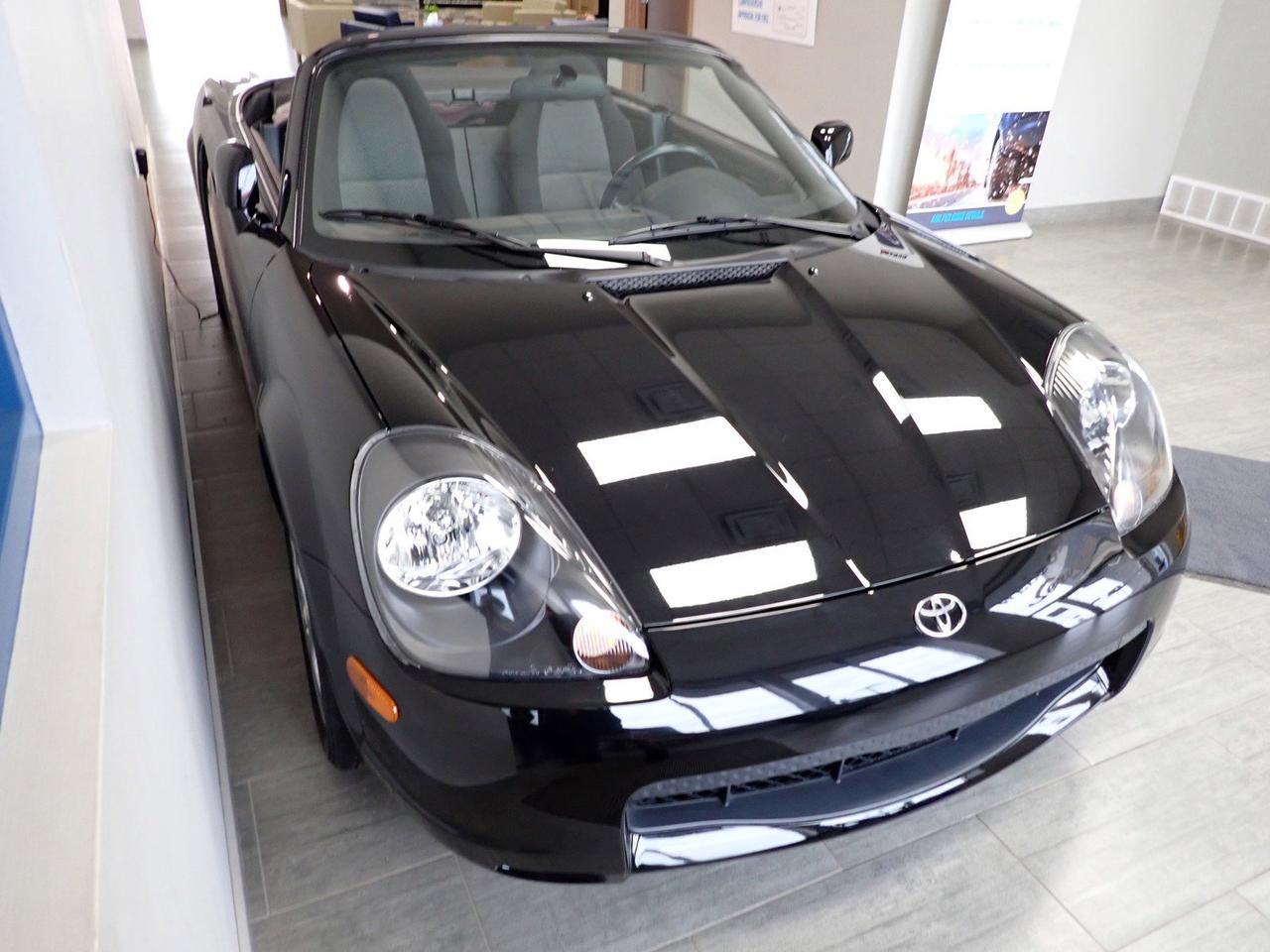 2000 Toyota MR2 Spyder CONVERTIBLE *MANUAL* Photo2