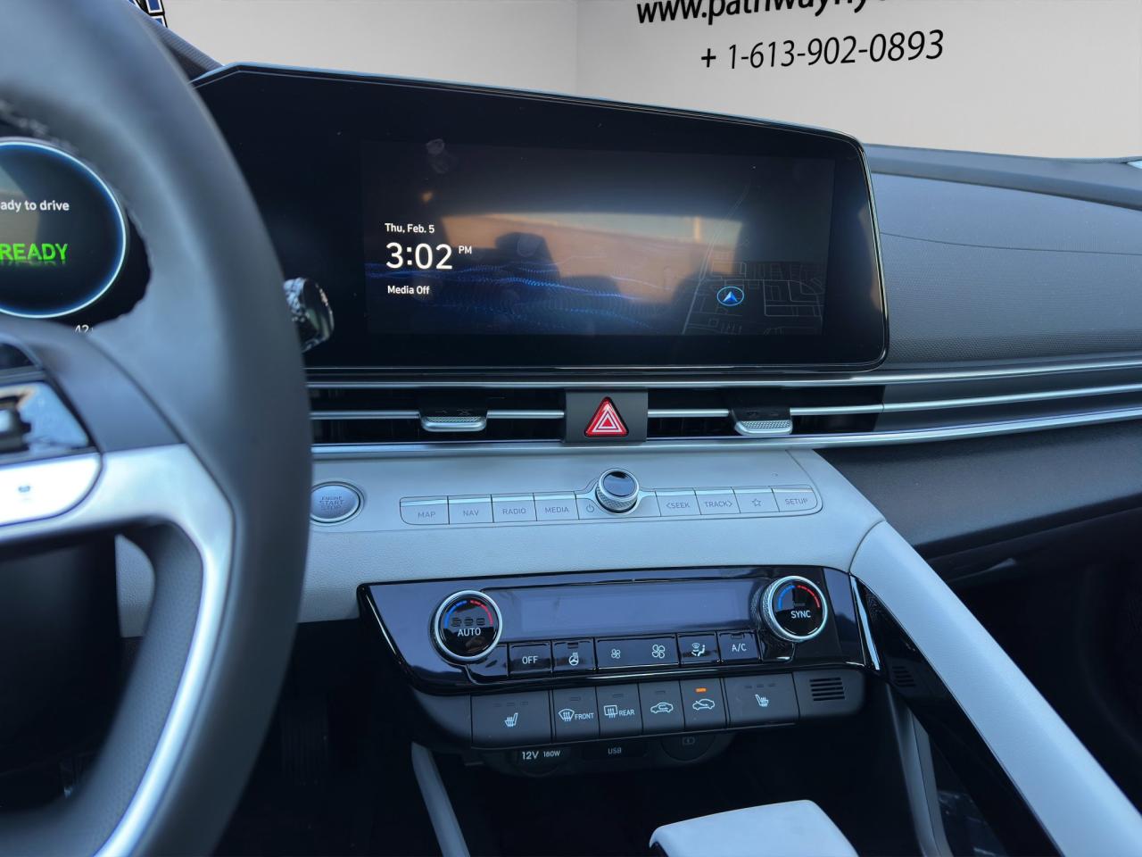 2025 Hyundai Elantra Hybrid Luxury Photo