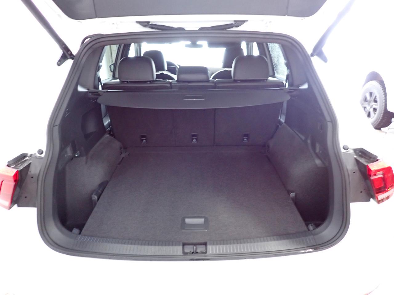 2024 Volkswagen Tiguan Highline R-Line AWD LEATHER NAVI SUNROOF Photo