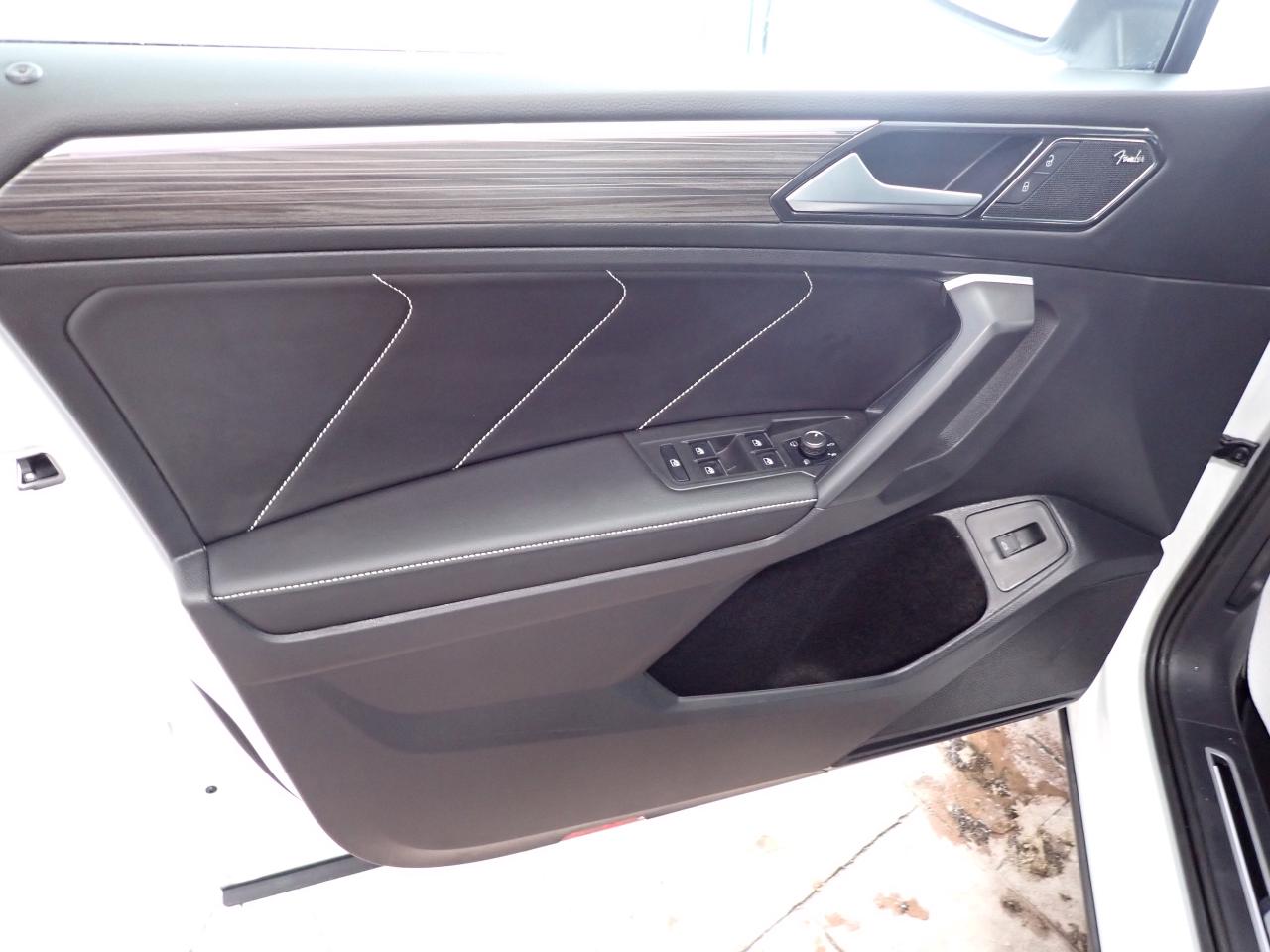 2024 Volkswagen Tiguan Highline R-Line AWD LEATHER NAVI SUNROOF Photo