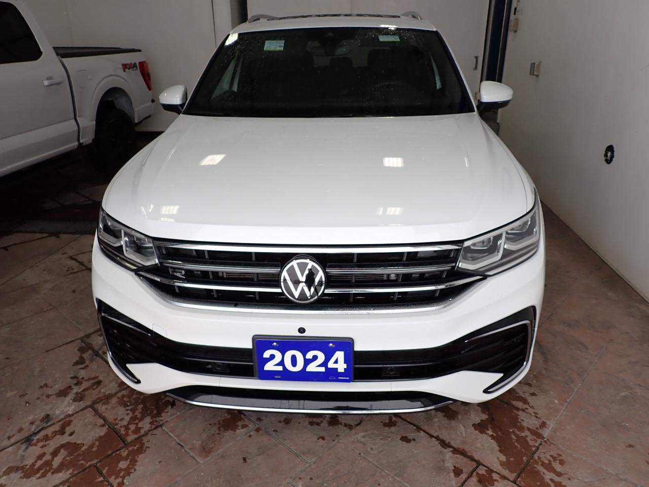 2024 Volkswagen Tiguan Highline R-Line AWD LEATHER NAVI SUNROOF Photo