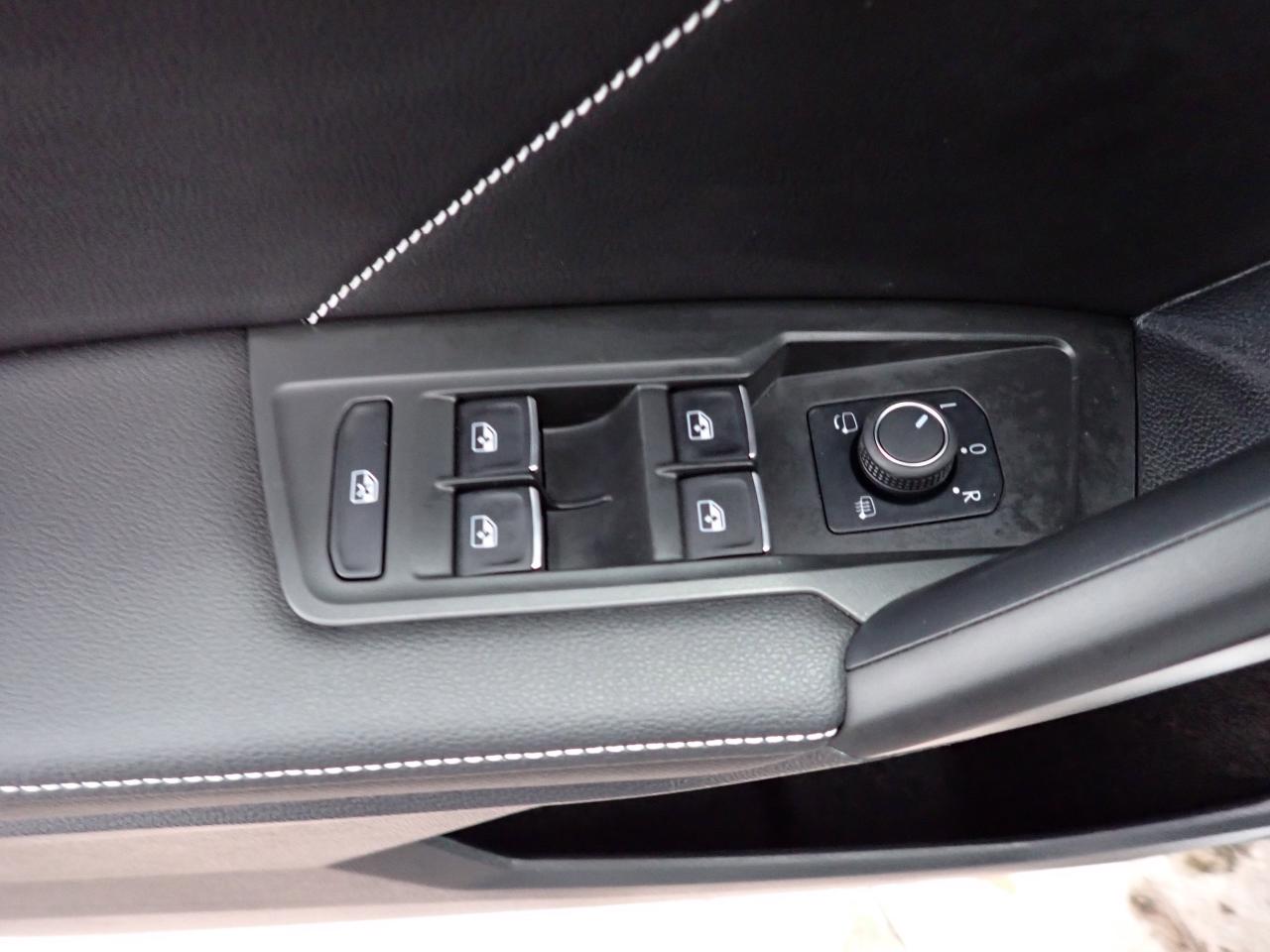 2024 Volkswagen Tiguan Highline R-Line AWD LEATHER NAVI SUNROOF Photo