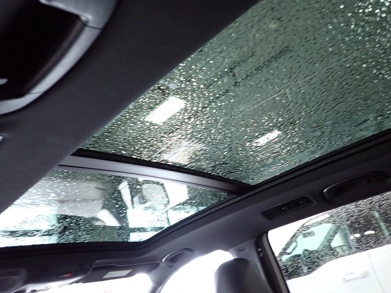 2024 Volkswagen Tiguan Highline R-Line AWD LEATHER NAVI SUNROOF Photo