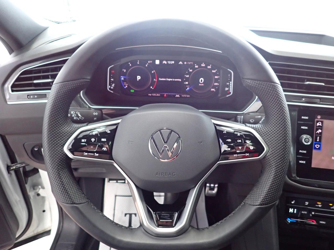 2024 Volkswagen Tiguan Highline R-Line AWD LEATHER NAVI SUNROOF Photo