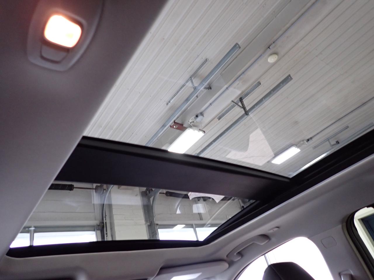 2025 Nissan Rogue SL AWD LEATHER NAVI SUNROOF Photo