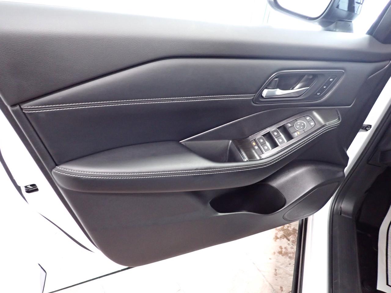 2025 Nissan Rogue SL AWD LEATHER NAVI SUNROOF Photo