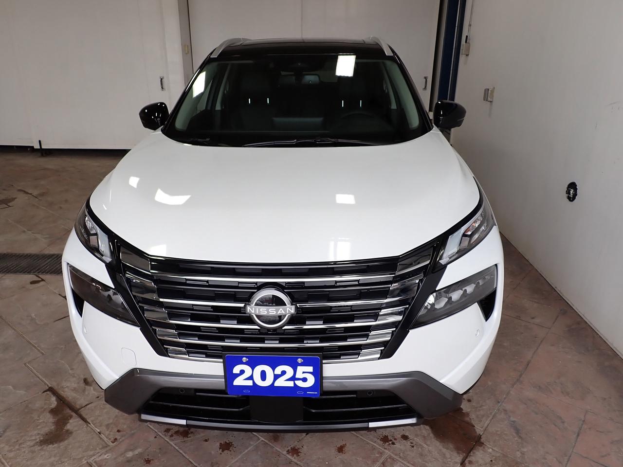 2025 Nissan Rogue SL AWD LEATHER NAVI SUNROOF Photo