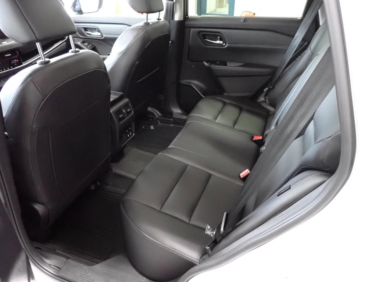 2025 Nissan Rogue SL AWD LEATHER NAVI SUNROOF Photo