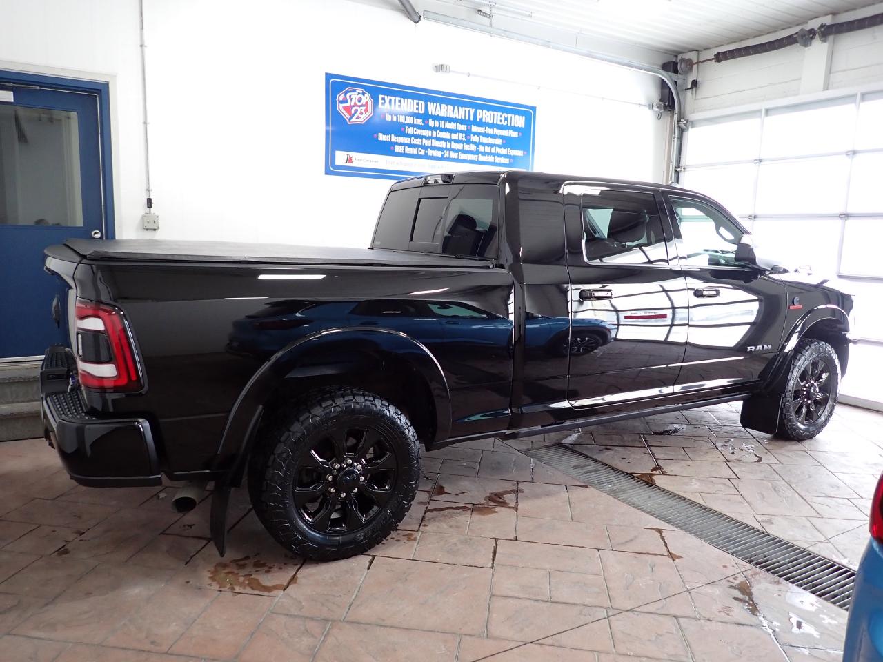 2022 RAM 3500 Limited 4WD MEGA CAB 6'4 BOX LEATHER NAVI SUNROOF *DIESEL** Photo