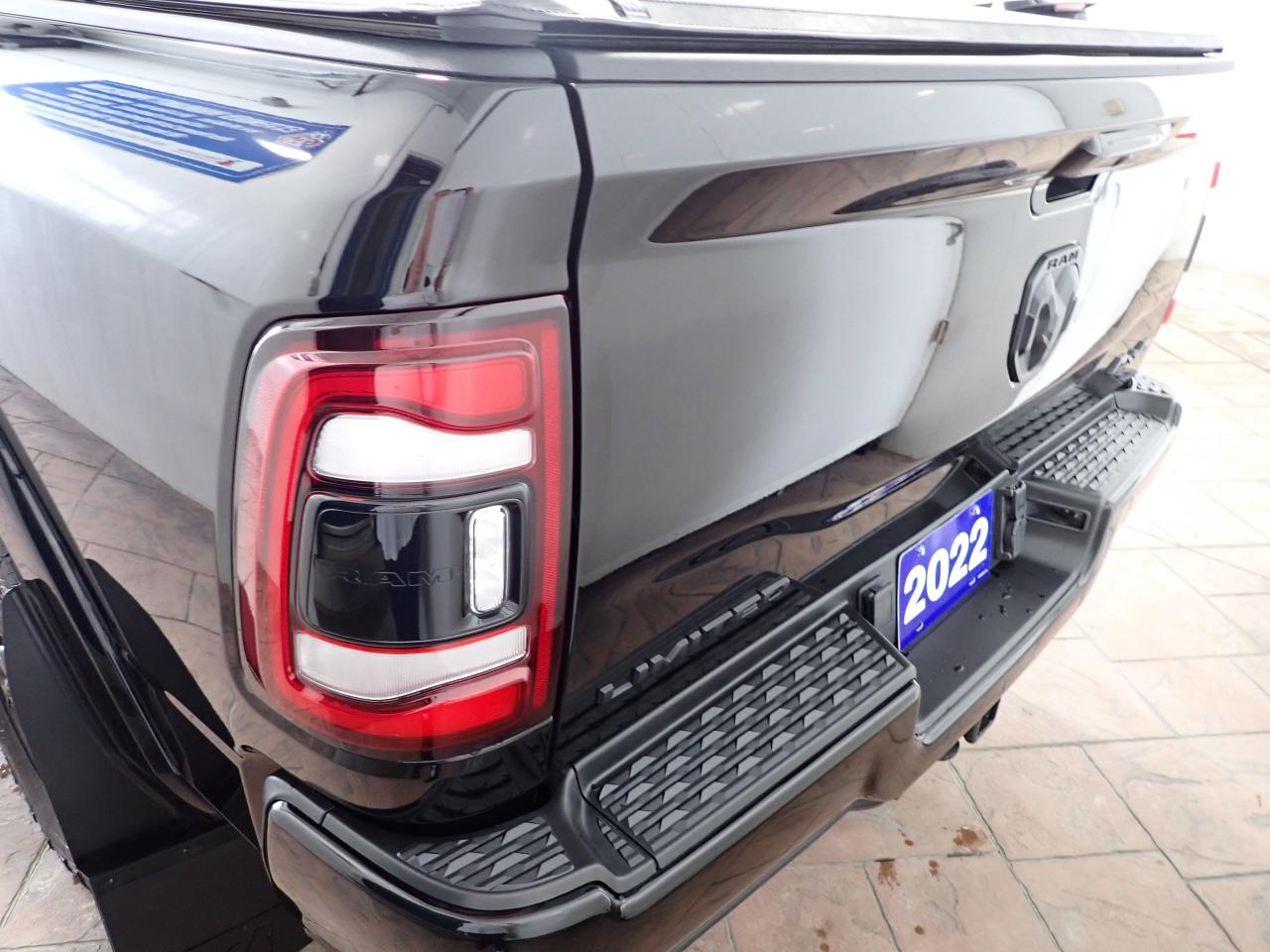 2022 RAM 3500 Limited 4WD MEGA CAB 6'4 BOX LEATHER NAVI SUNROOF *DIESEL** Photo3