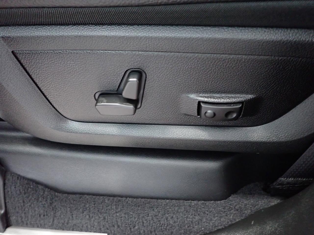 2022 RAM 3500 Limited 4WD MEGA CAB 6'4 BOX LEATHER NAVI SUNROOF *DIESEL** Photo