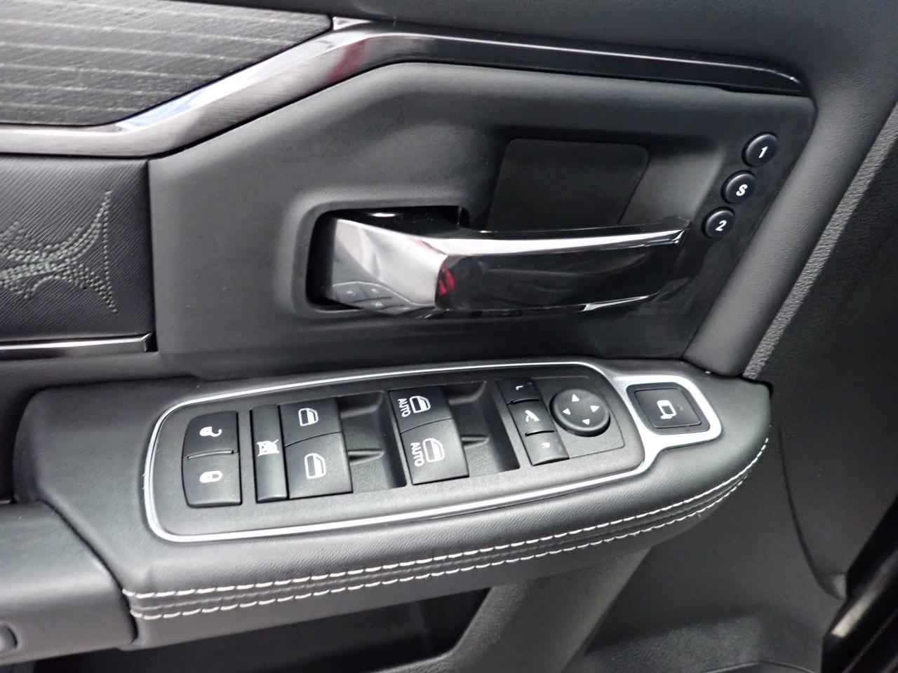 2022 RAM 3500 Limited 4WD MEGA CAB 6'4 BOX LEATHER NAVI SUNROOF *DIESEL** Photo