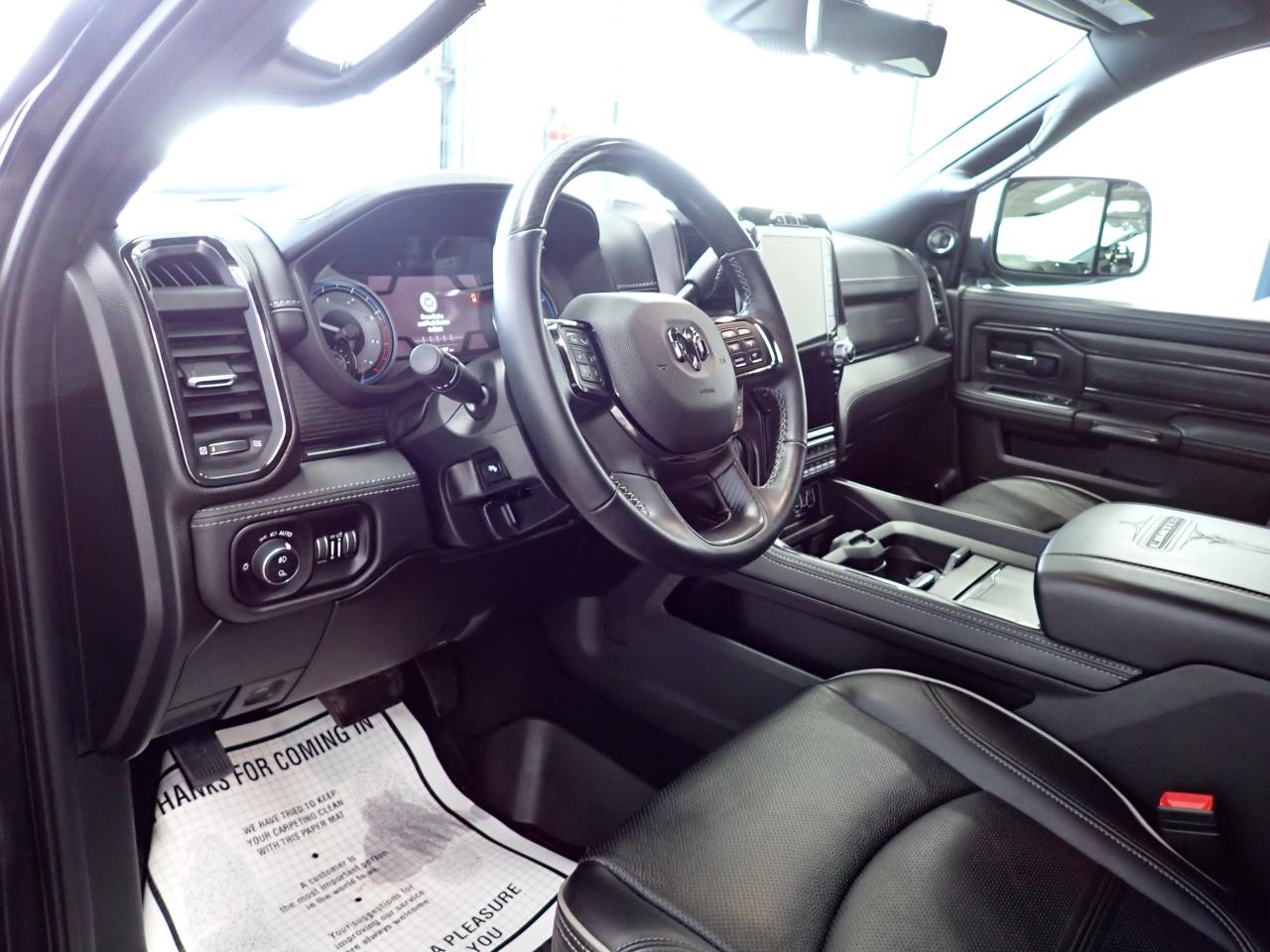 2022 RAM 3500 Limited 4WD MEGA CAB 6'4 BOX LEATHER NAVI SUNROOF *DIESEL** Photo