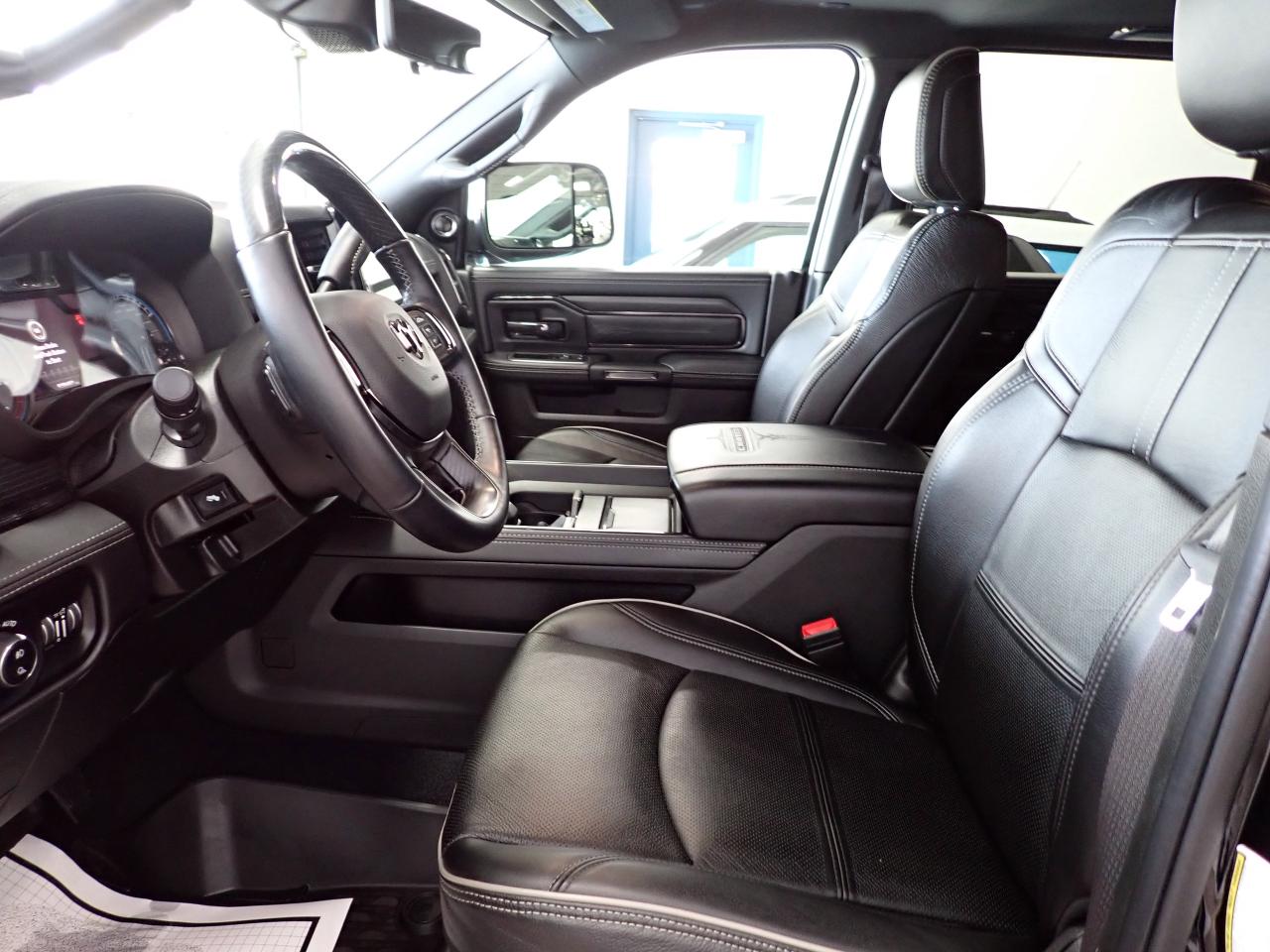 2022 RAM 3500 Limited 4WD MEGA CAB 6'4 BOX LEATHER NAVI SUNROOF *DIESEL** Photo