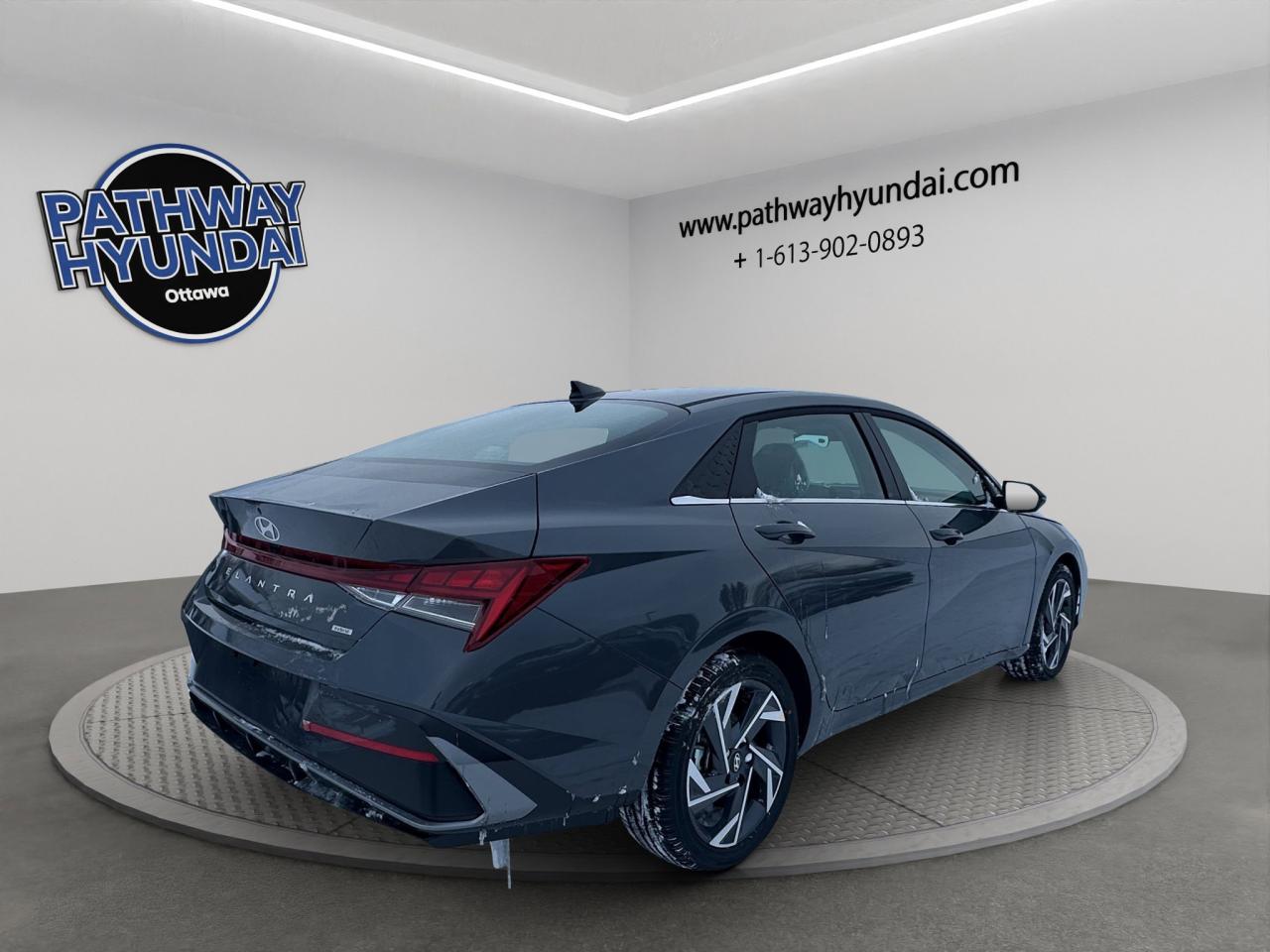 2026 Hyundai Elantra Hybrid Luxury Photo3