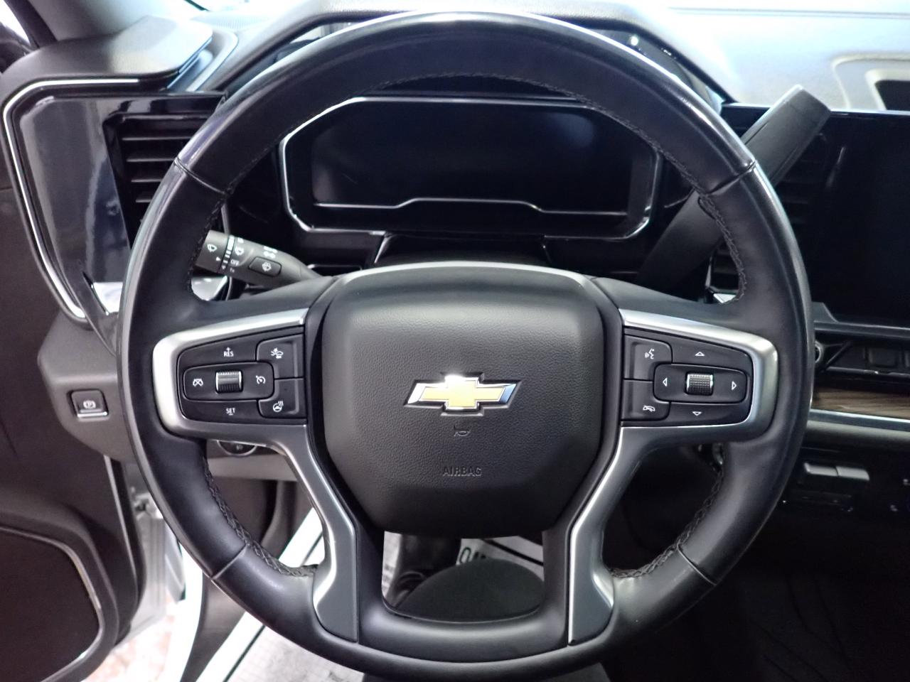 2024 Chevrolet SILVERADO 2500HD LT CREW CAB 4WD Photo