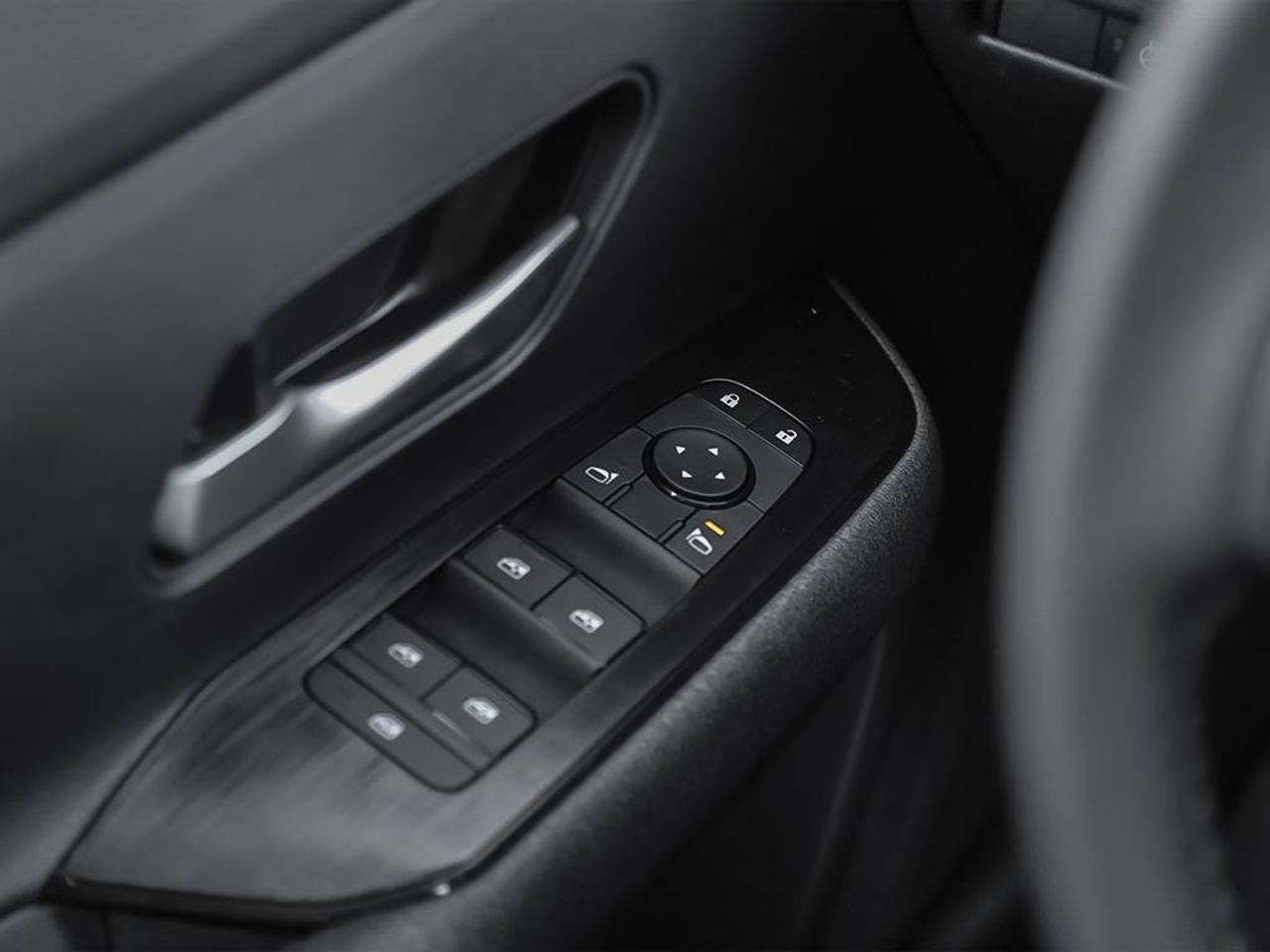 2026 Nissan Kicks SV Photo