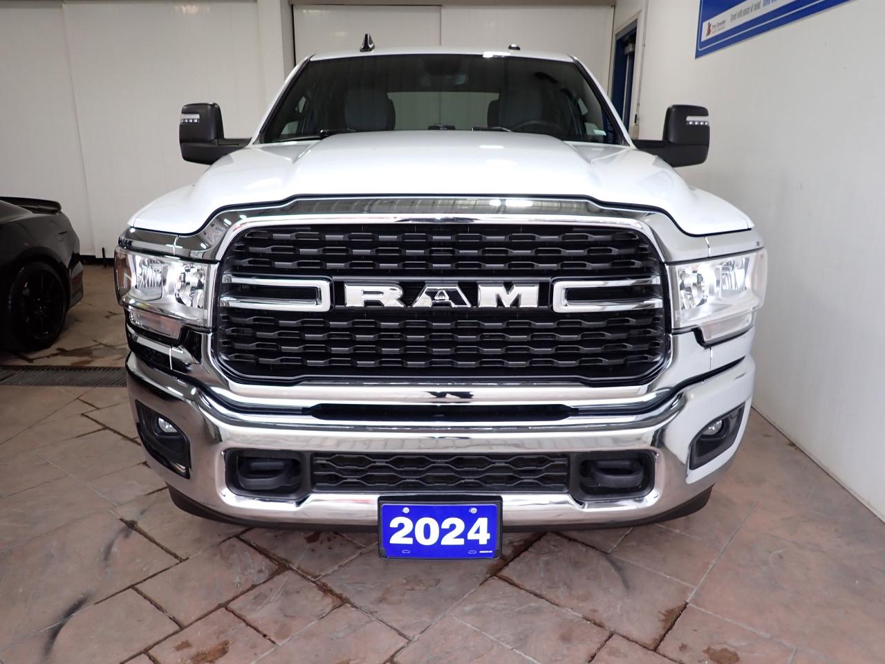 2024 RAM 3500 Big Horn 4WD CREW CAB 6'4 BOX Photo