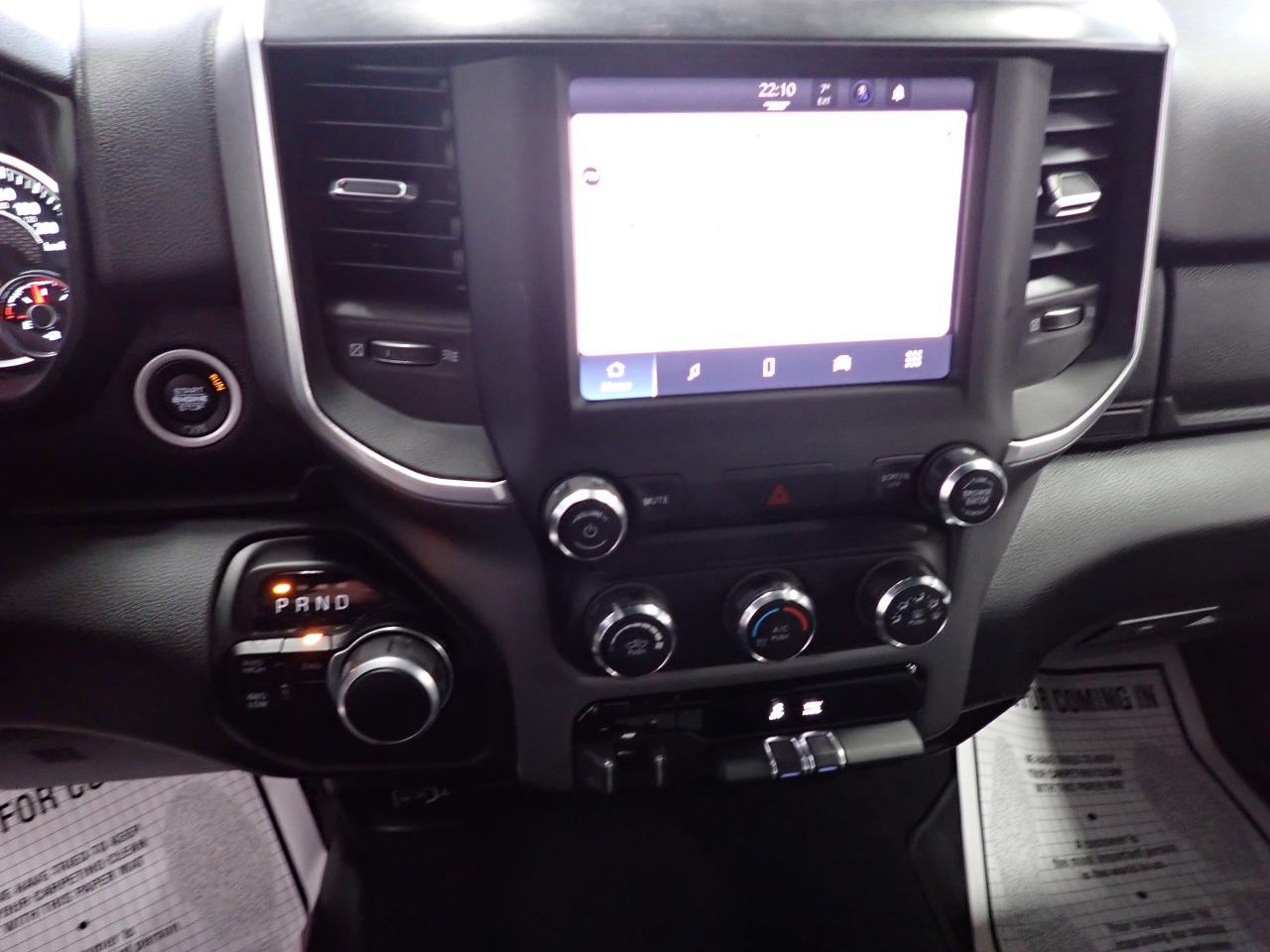 2024 RAM 3500 Big Horn 4WD CREW CAB 6'4 BOX Photo