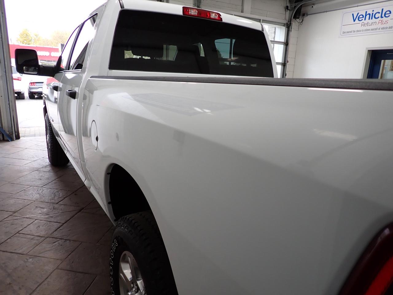 2024 RAM 3500 Big Horn 4WD CREW CAB 6'4 BOX Photo