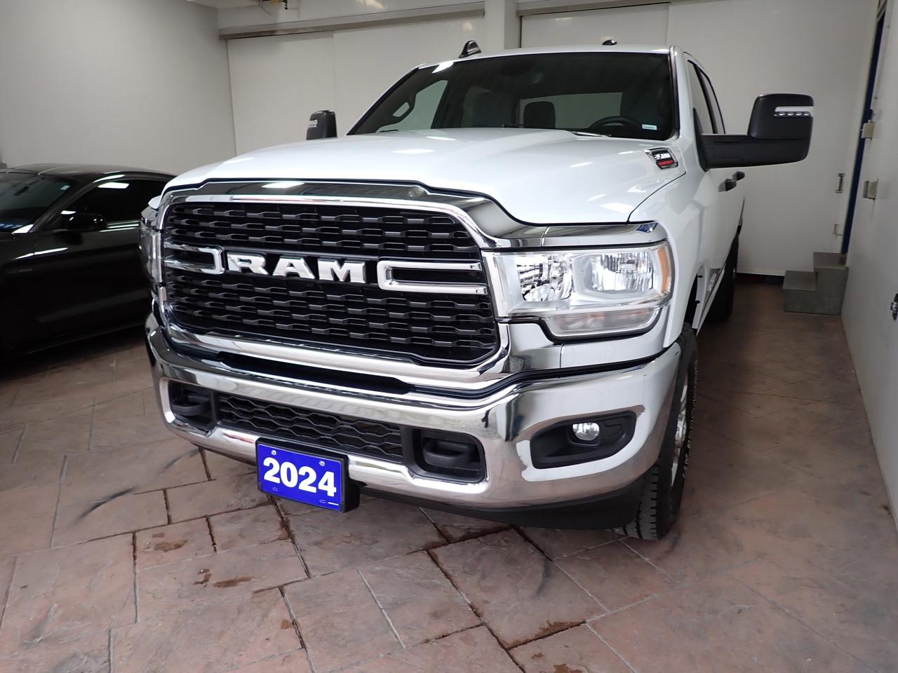 2024 RAM 3500 Big Horn 4WD CREW CAB 6'4 BOX Photo