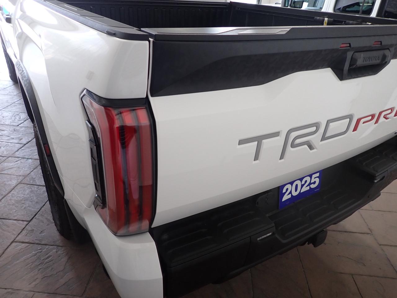 2025 Toyota Tundra LIMITED TRD PRO 4WD LEATHER NAVI PANO SUNROOF *HYBRID* Photo