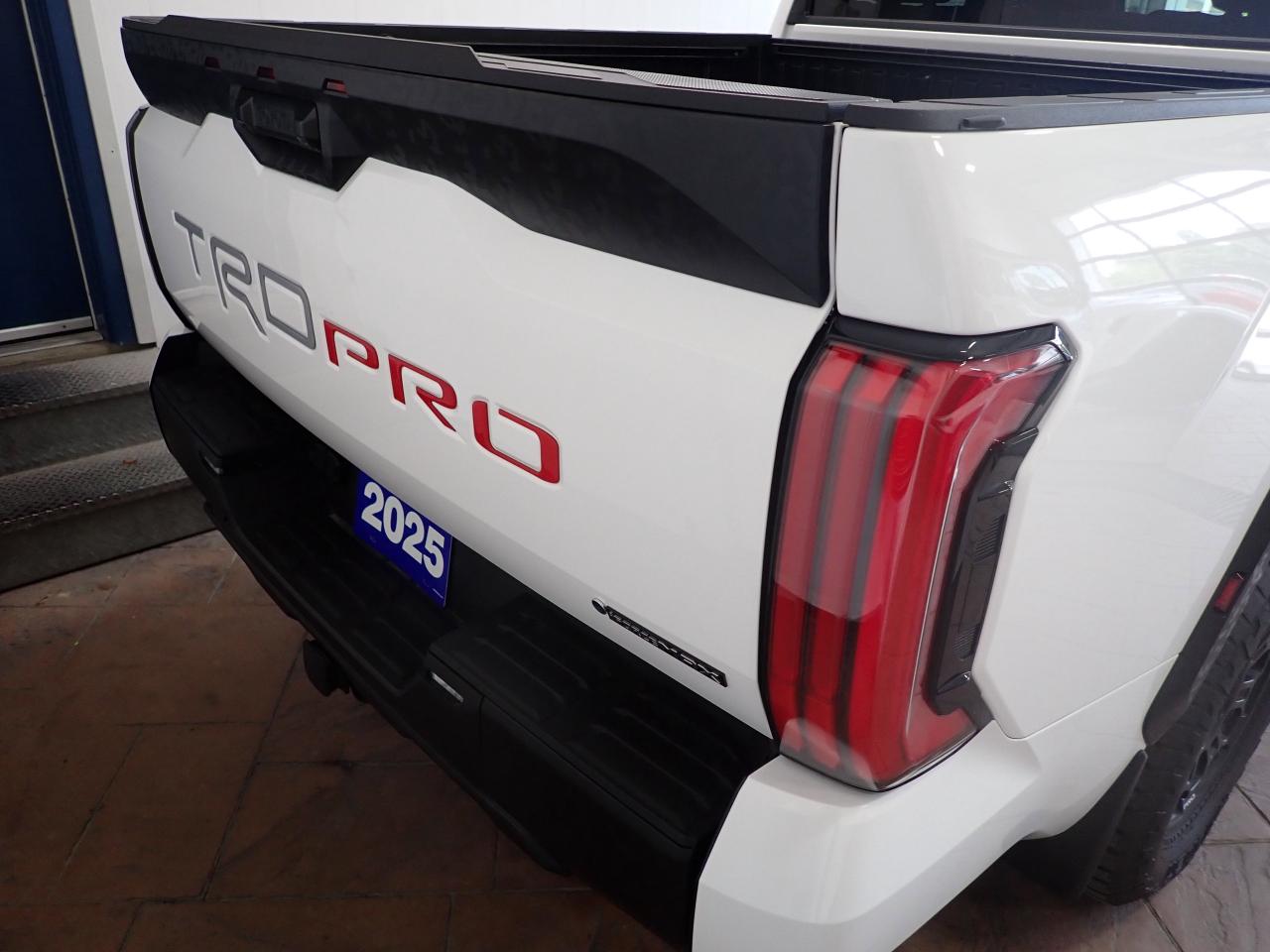 2025 Toyota Tundra LIMITED TRD PRO 4WD LEATHER NAVI PANO SUNROOF *HYBRID* Photo2