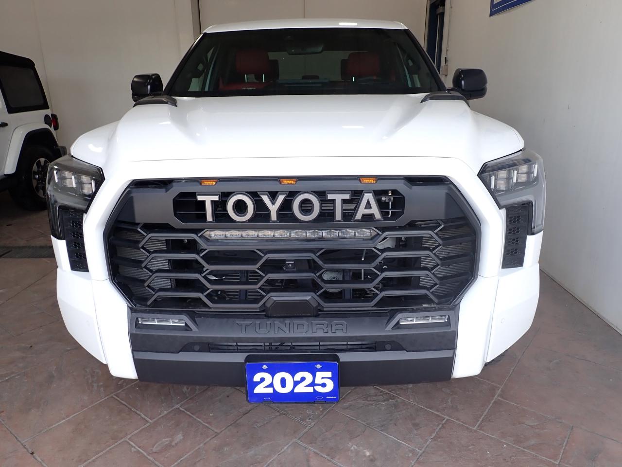 2025 Toyota Tundra LIMITED TRD PRO 4WD LEATHER NAVI PANO SUNROOF *HYBRID* Photo