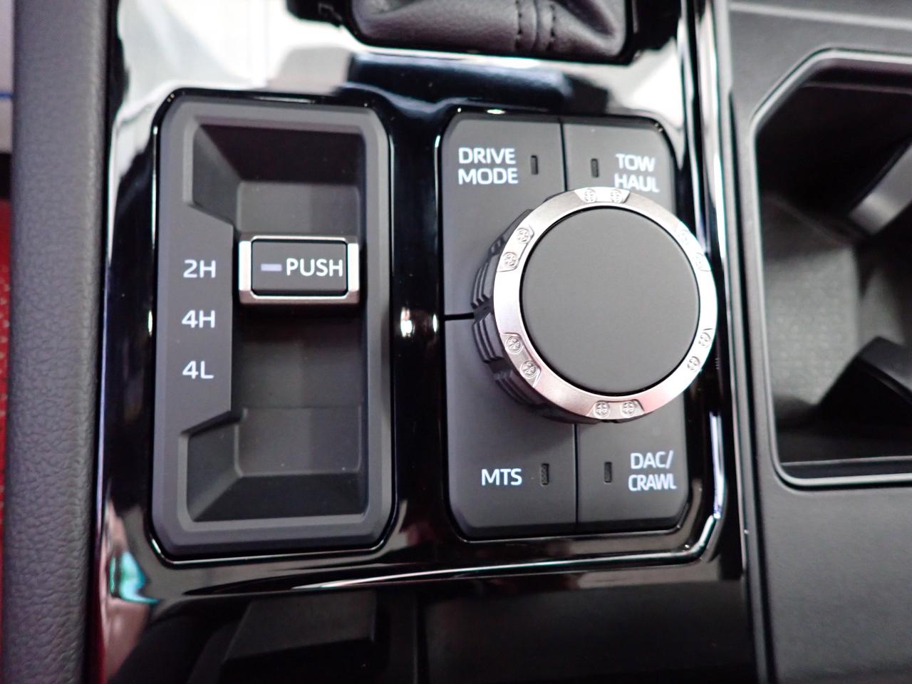 2025 Toyota Tundra LIMITED TRD PRO 4WD LEATHER NAVI PANO SUNROOF *HYBRID* Photo