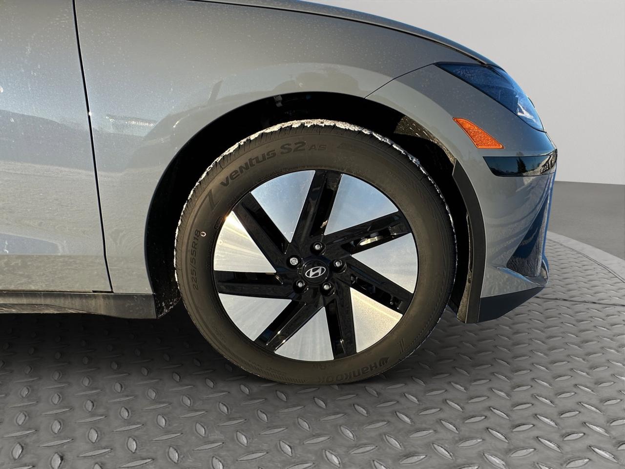 2025 Hyundai IONIQ 6 Preferred Photo