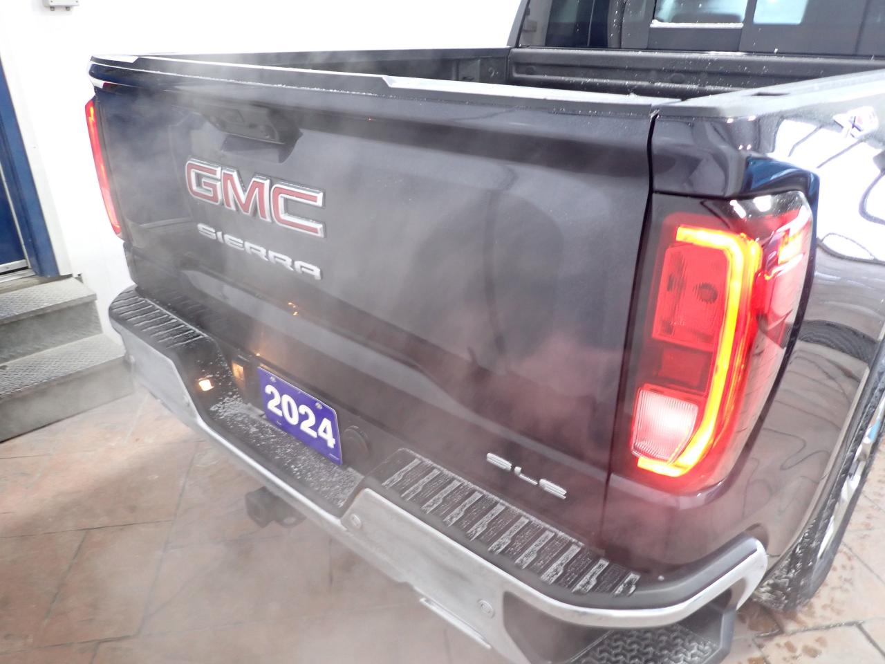 2024 GMC Sierra 1500 SLE Crew Cab 4WD Photo