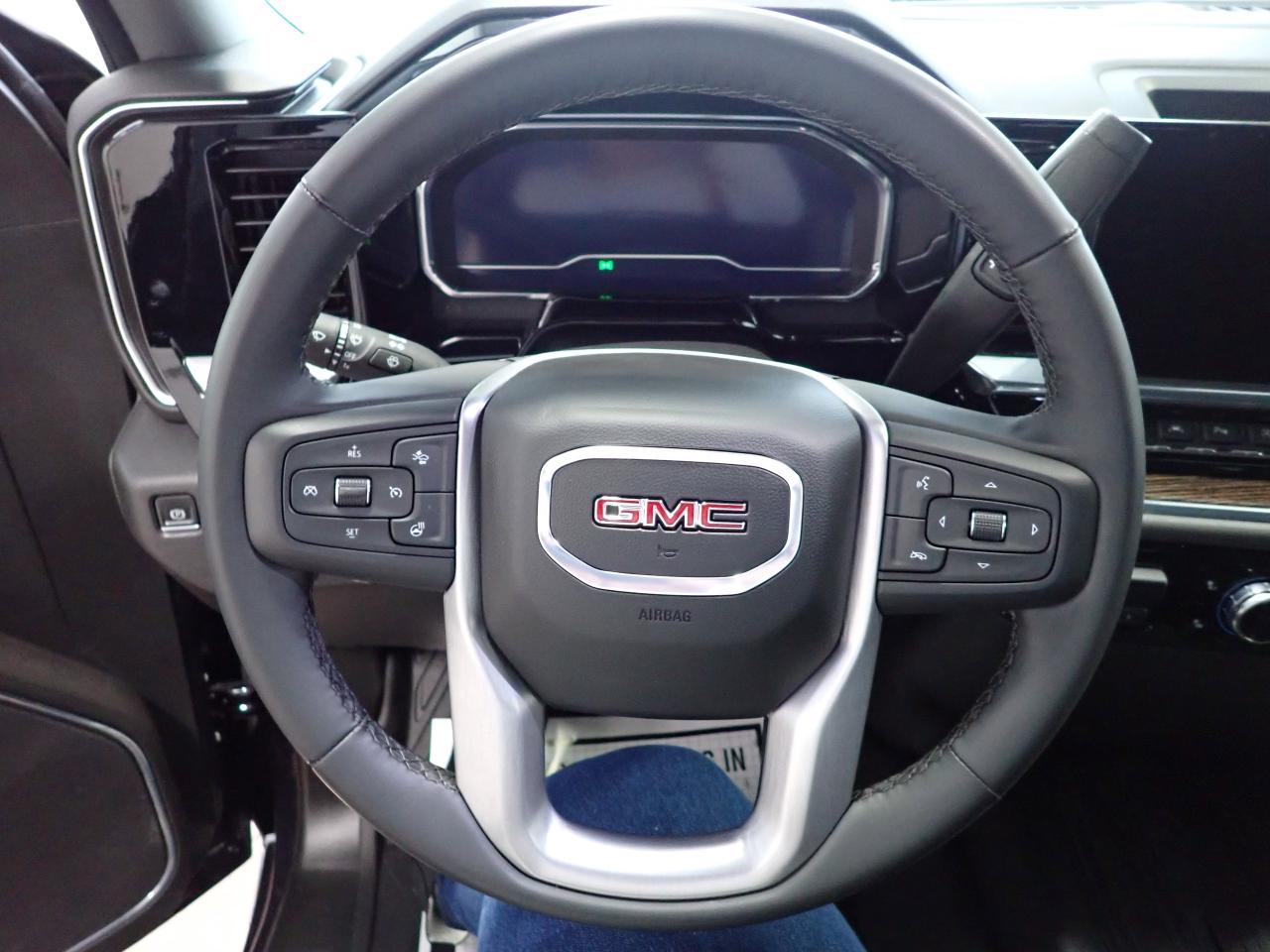 2024 GMC Sierra 1500 SLE Crew Cab 4WD Photo