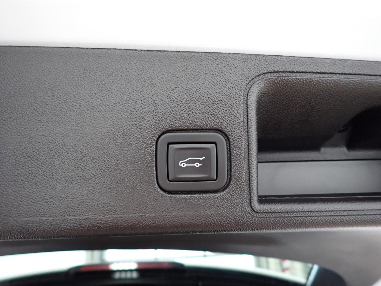 2024 GMC Terrain SLT AWD 4DR LEATHER Photo4