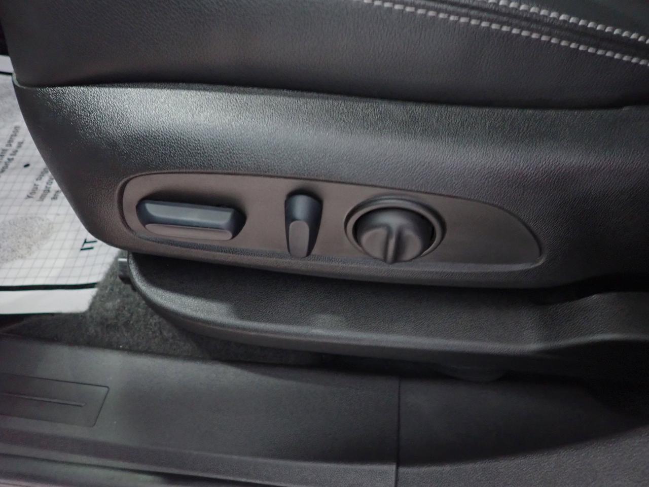 2024 GMC Terrain SLT AWD 4DR LEATHER Photo